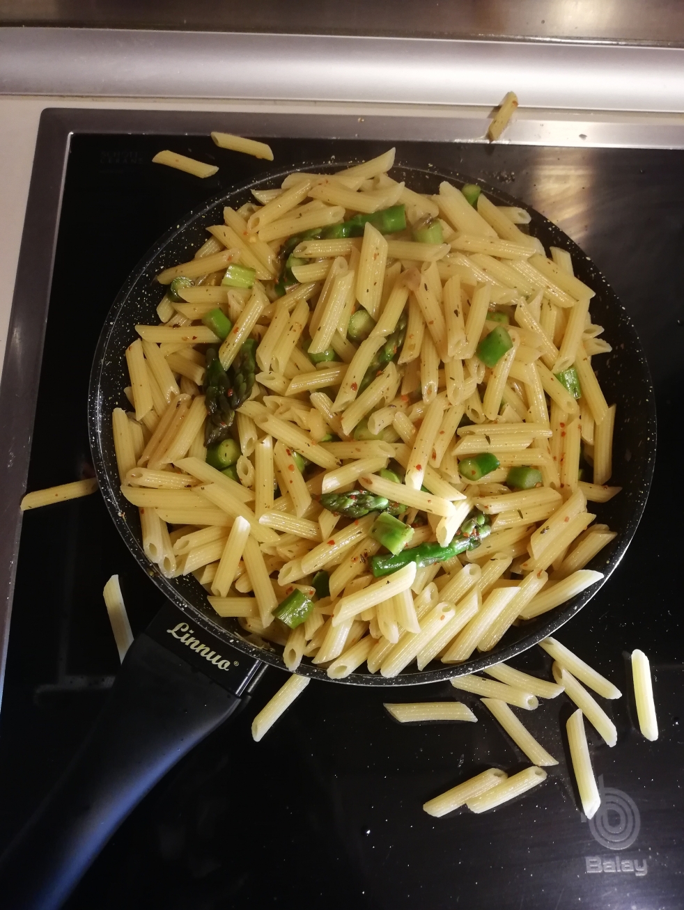 finished penne with asparagus